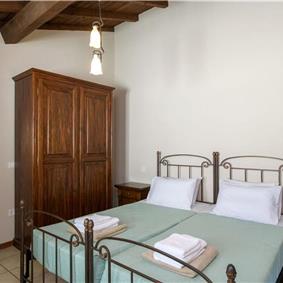 3 bedroom villa with heated pool in Kassiopi, Corfu, sleeps 6